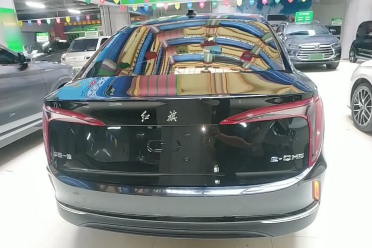 Hongqi E-QM5 2022 — 5