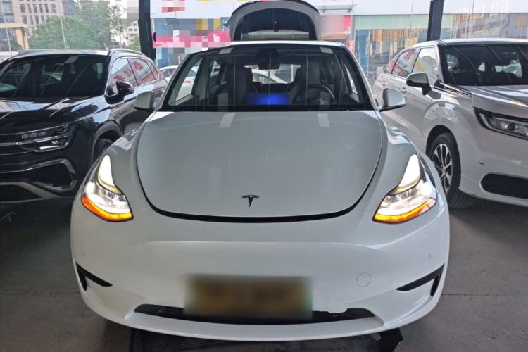 Tesla Model Y 2022 — 2