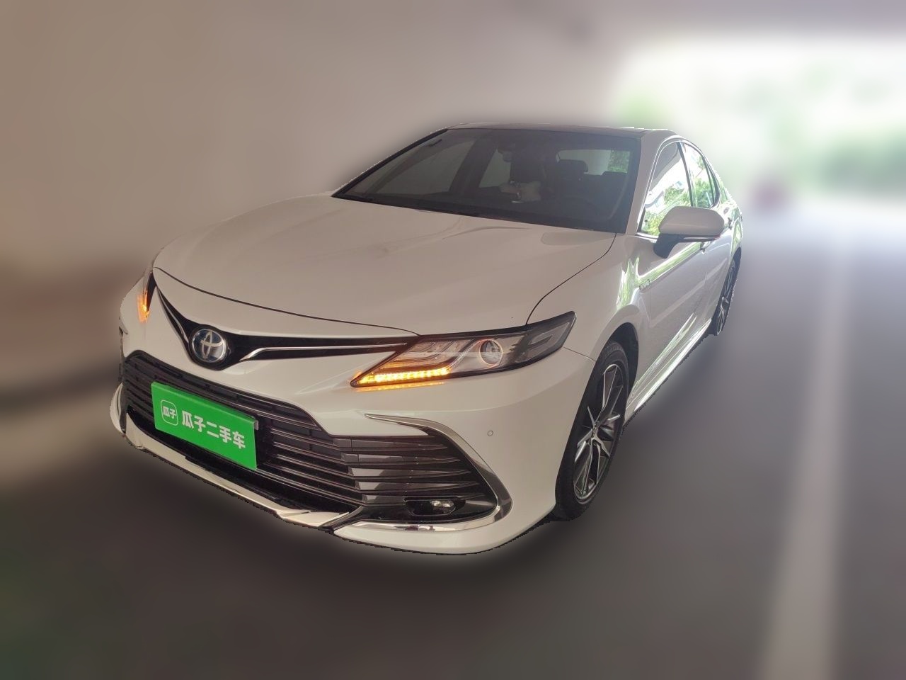 Toyota Camry 2023 — фото 1
