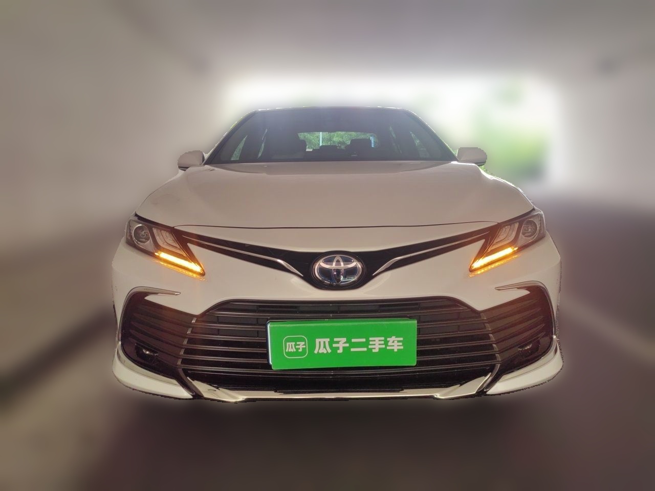 Toyota Camry 2023 — фото 2