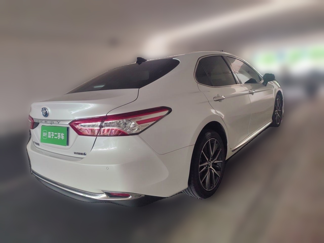 Toyota Camry 2023 — фото 4