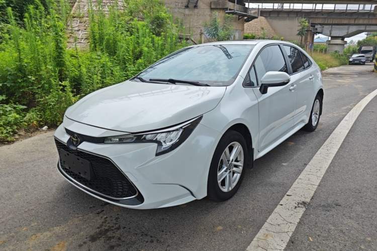 Toyota Corolla 2021 — фото 1