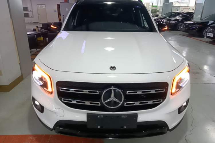 Mercedes-Benz GLB 220 2023 — 2