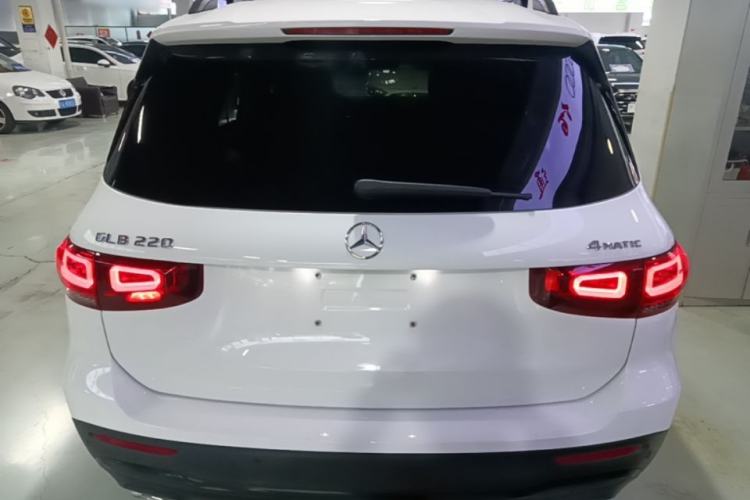 Mercedes-Benz GLB 220 2023 — 5