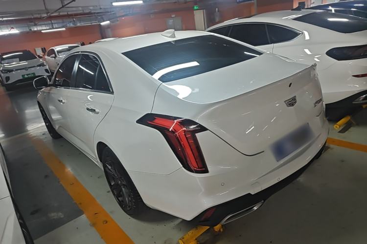 Cadillac CT4 2023 — 4