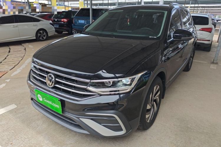 Volkswagen Tiguan L 2023 — фото 1