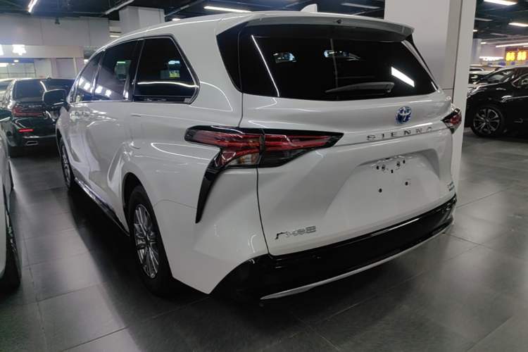 Toyota Sienna 2021 — 4