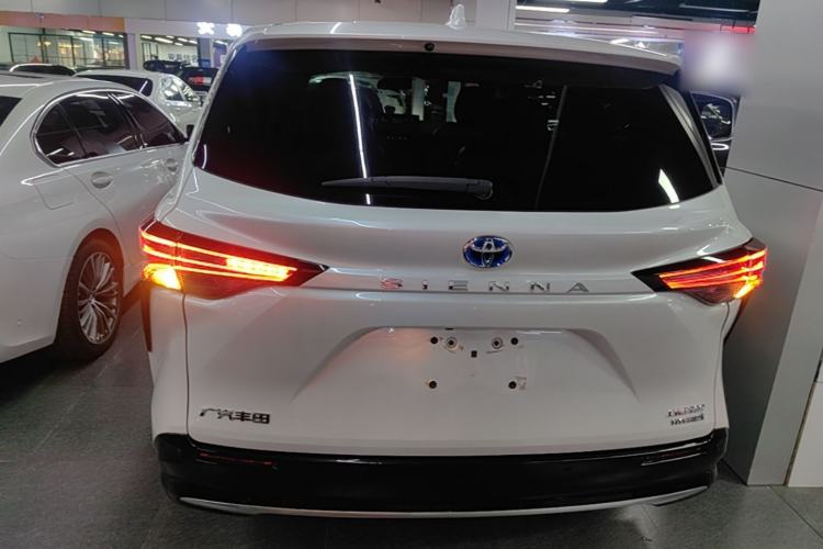 Toyota Sienna 2021 — 5