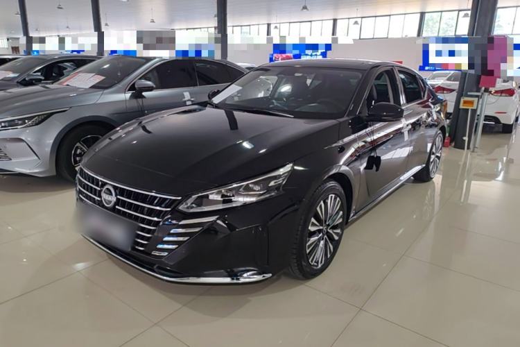 Nissan Altima 2022 — фото 1