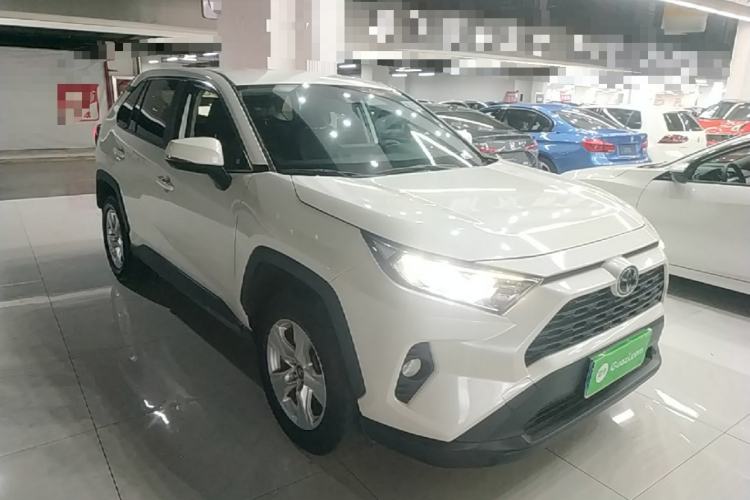 Toyota RAV4 2020 — 3