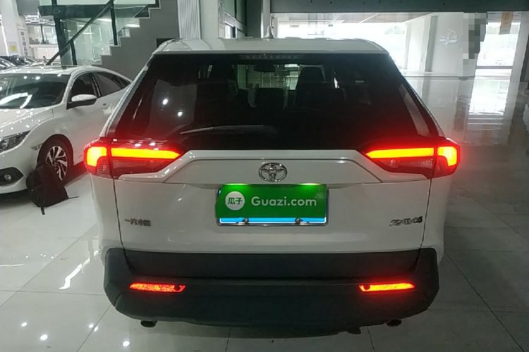 Toyota RAV4 2020 — 5