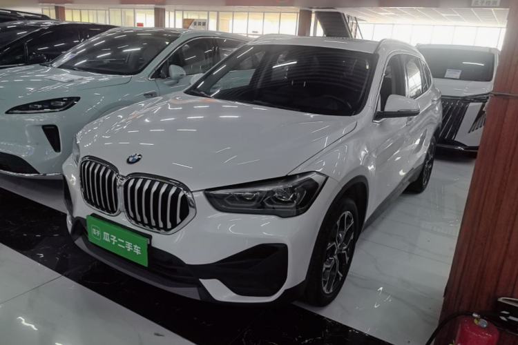 BMW X1 2022 — фото 1