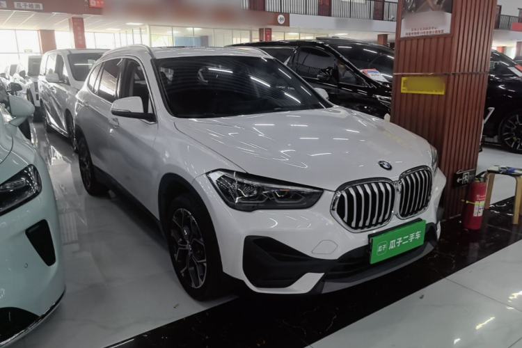 BMW X1 2022 — фото 3