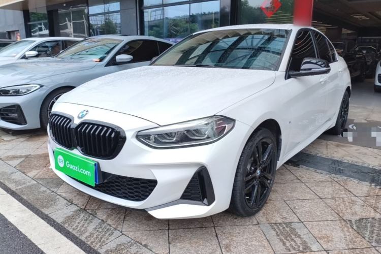 BMW 125i 2021 — фото 1