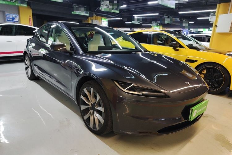 Tesla Model 3 2023 — 3