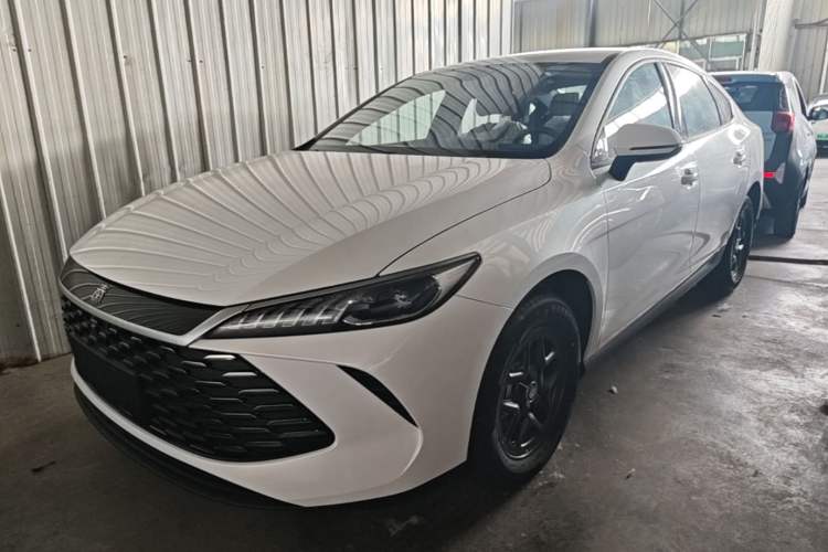 BYD Qin Plus 2025 — фото 1