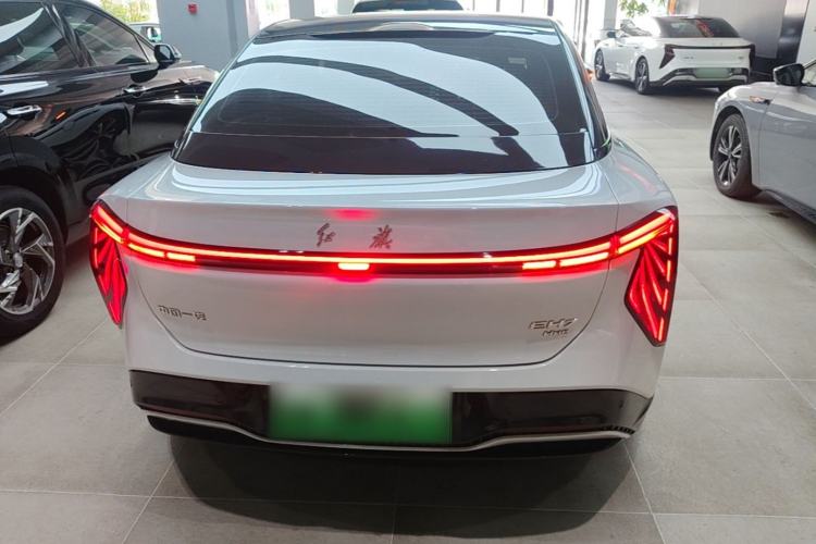 Hongqi EH7 2024 — 5