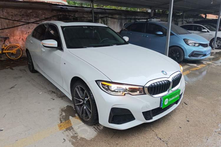 BMW 325Li 2022 — 3