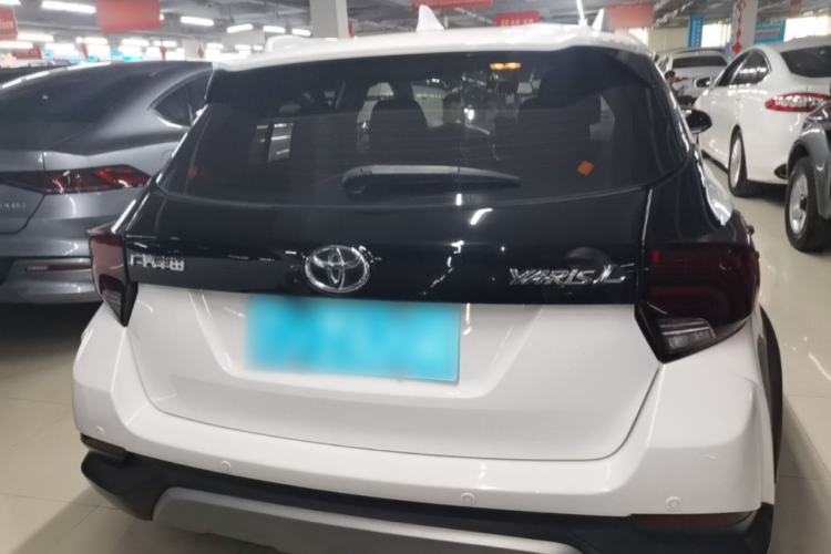 Toyota Yaris 2022 — 5
