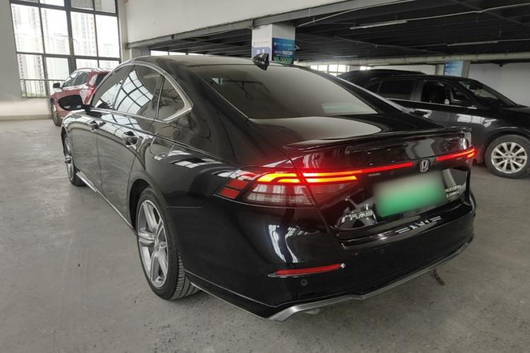 Honda Accord 2023 — 4