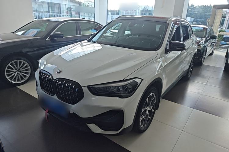 BMW X1 2022 — фото 1