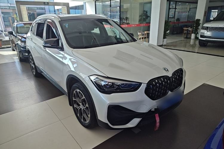 BMW X1 2022 — фото 3
