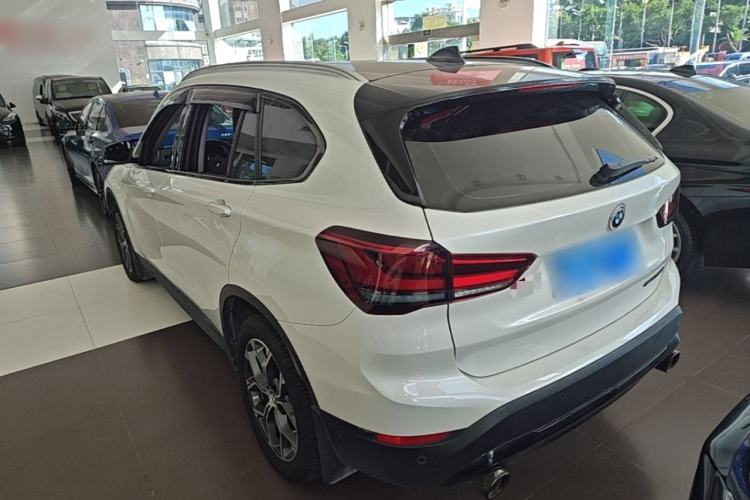 BMW X1 2022 — фото 4