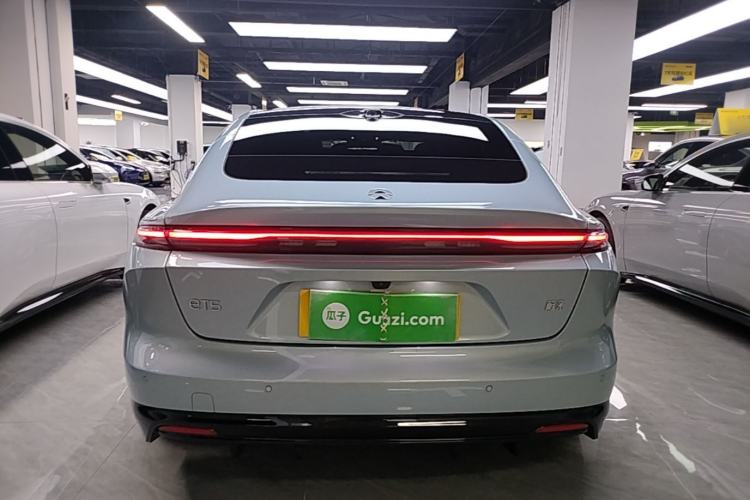 NIO ET5 2025 — 5