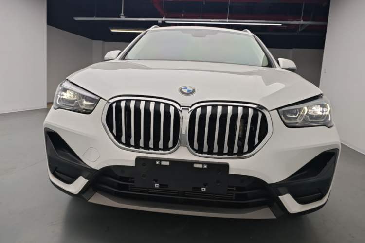 BMW X1 2022 — фото 2