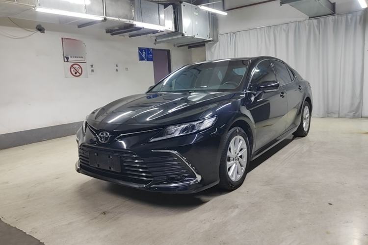 Toyota Camry 2023 — фото 1