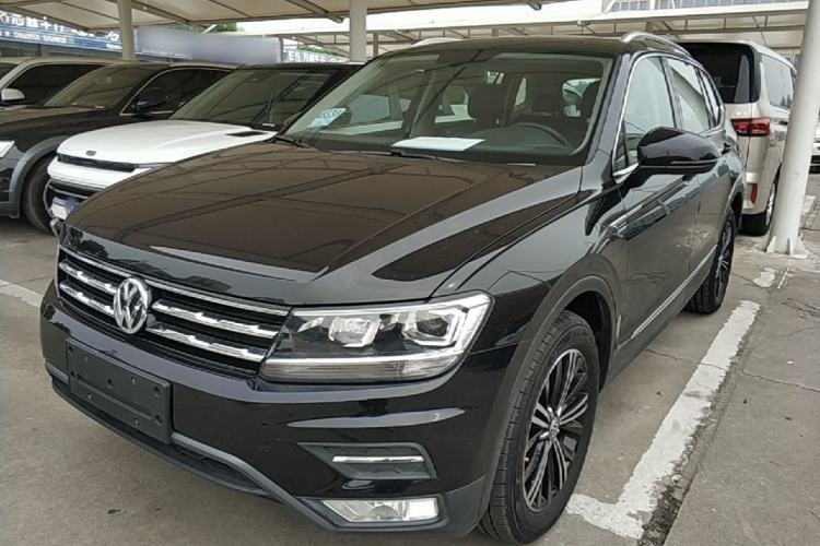 Volkswagen Tiguan L 2020 — фото 1