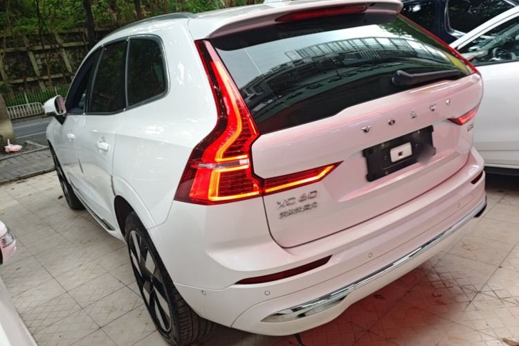 Volvo XC60 2024 — 4