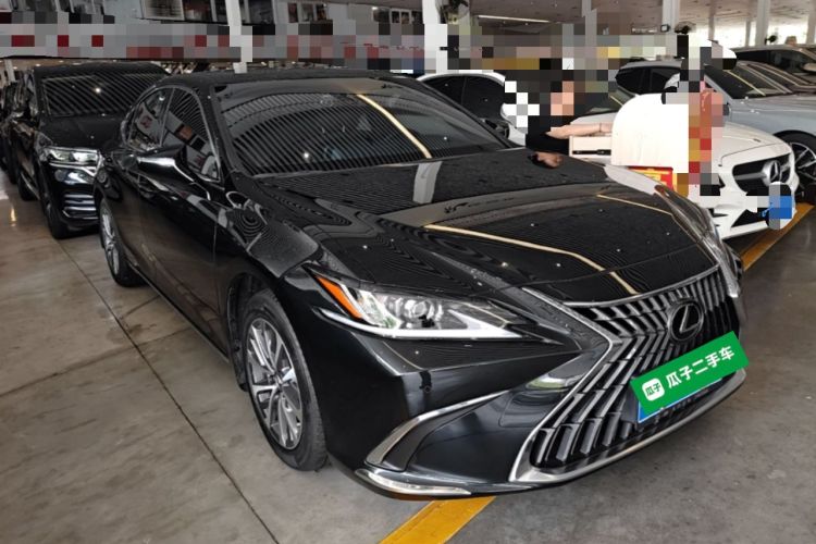 Lexus ES 200 2023 — 3