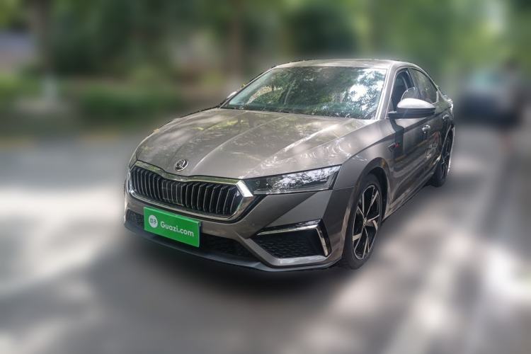 Skoda Octavia 2022 — фото 1