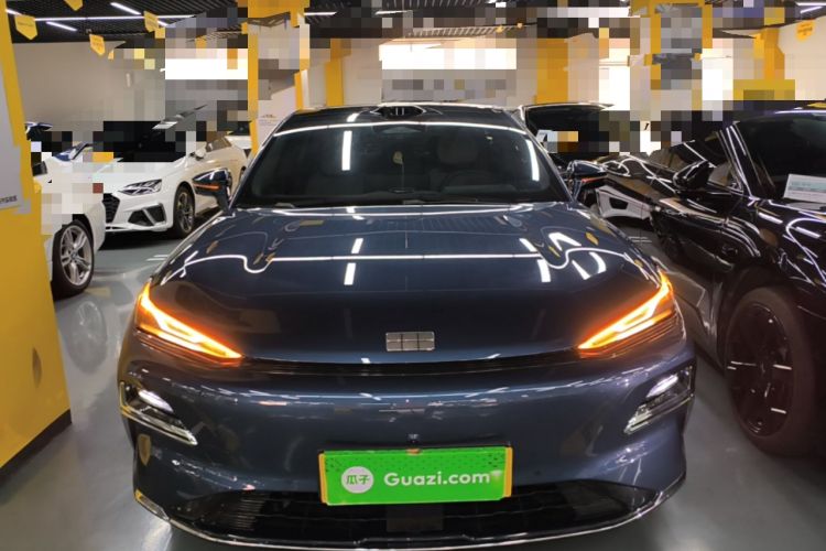 Geely Galaxy 8 2025 — 2