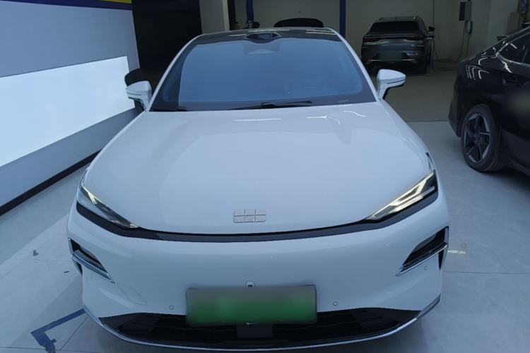 Geely Galaxy 8 2025 — 2