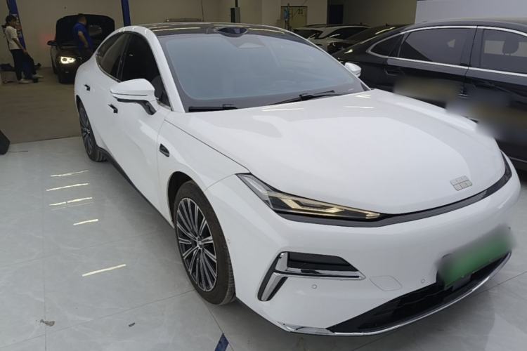 Geely Galaxy 8 2025 — 3