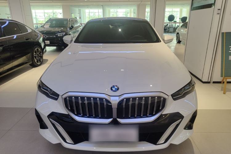 BMW 530Li 2024 — 2