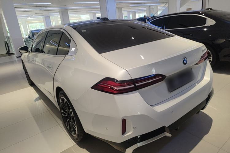 BMW 530Li 2024 — 4