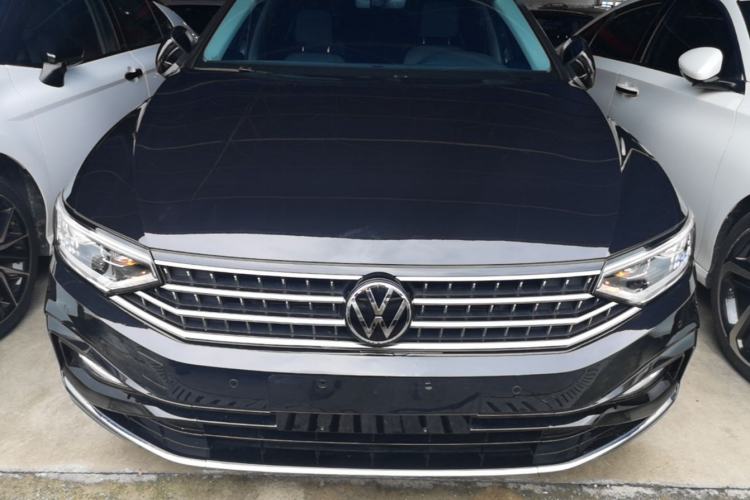 Volkswagen Magotan 2023 — 2