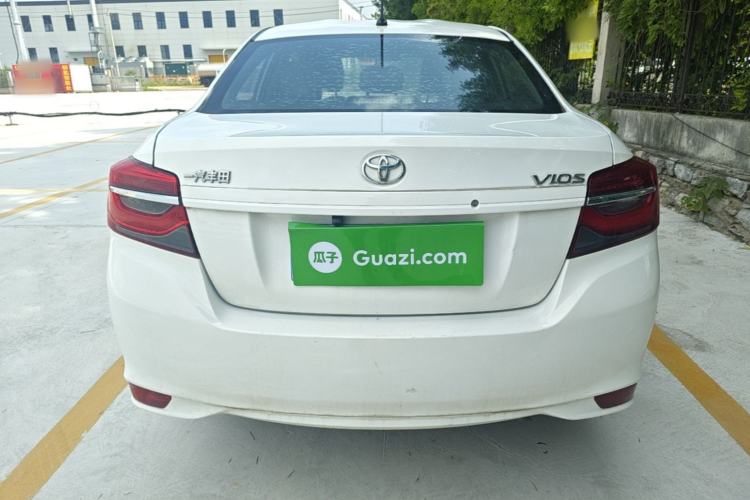 Toyota Yaris 2021 — 5