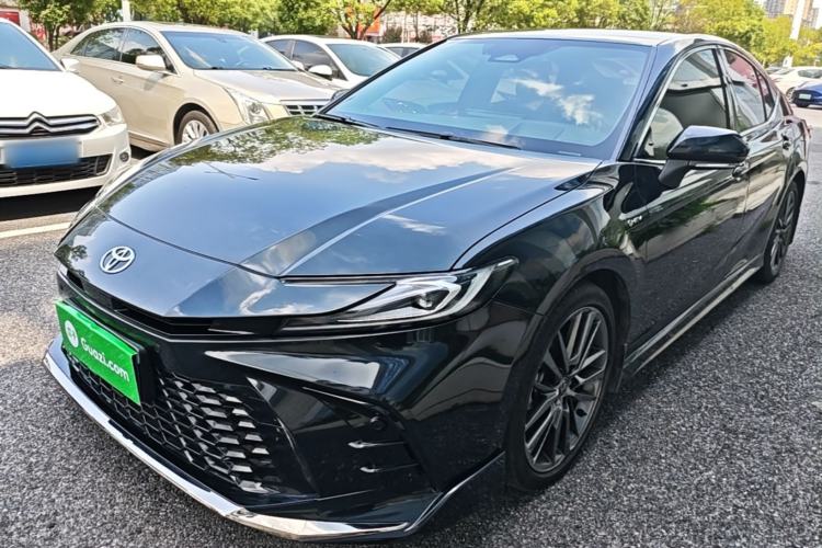 Toyota Camry 2024 — фото 1