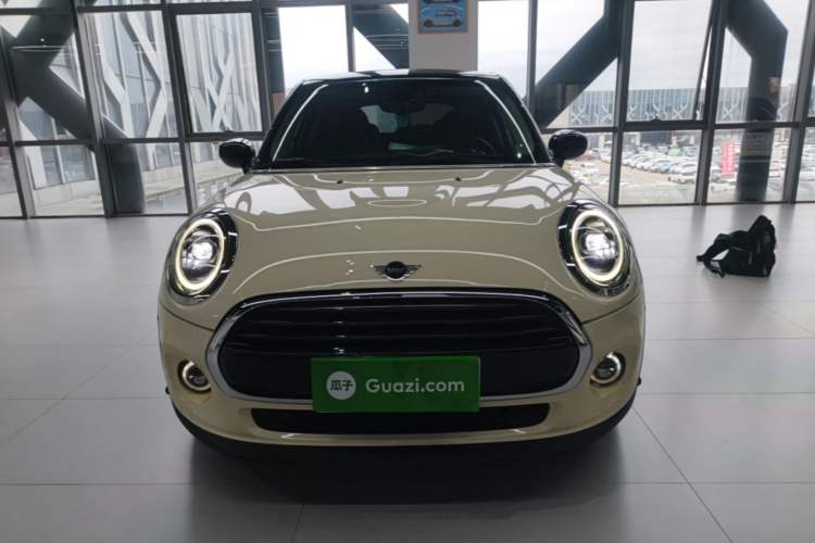 MINI MINI 2019 — 2