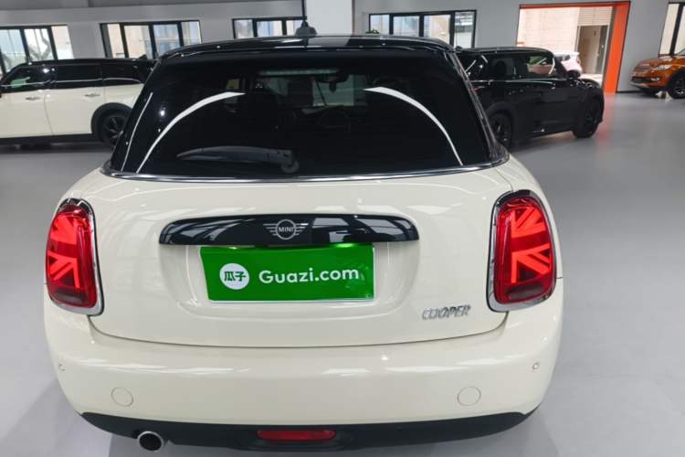 MINI MINI 2019 — 5