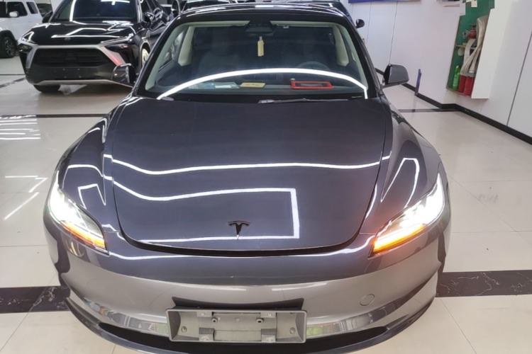 Tesla Model 3 2023 — 2