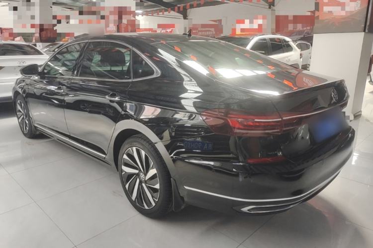 Volkswagen Passat 2023 — фото 4