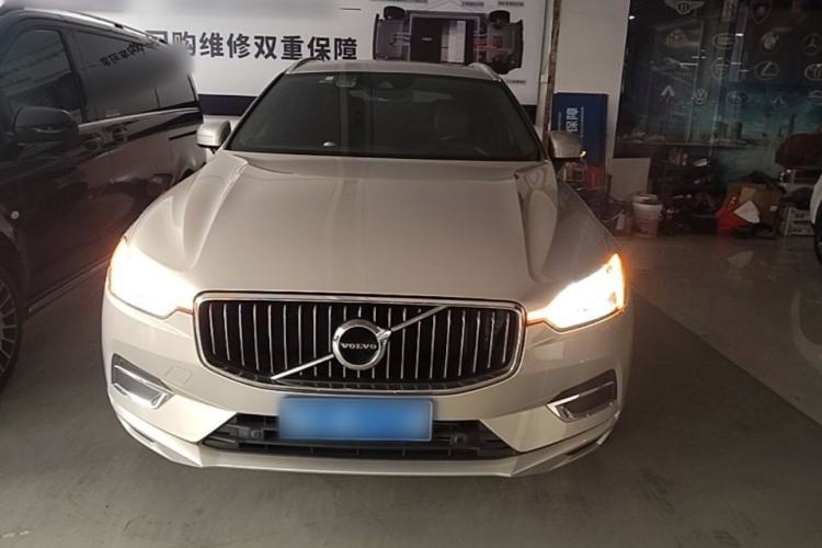 Volvo XC60 2021 — 2