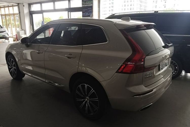 Volvo XC60 2021 — 4