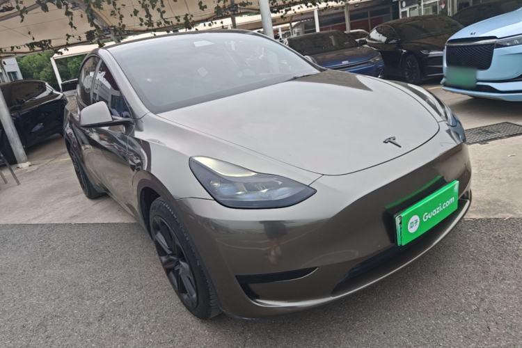 Tesla Model Y 2022 — 3