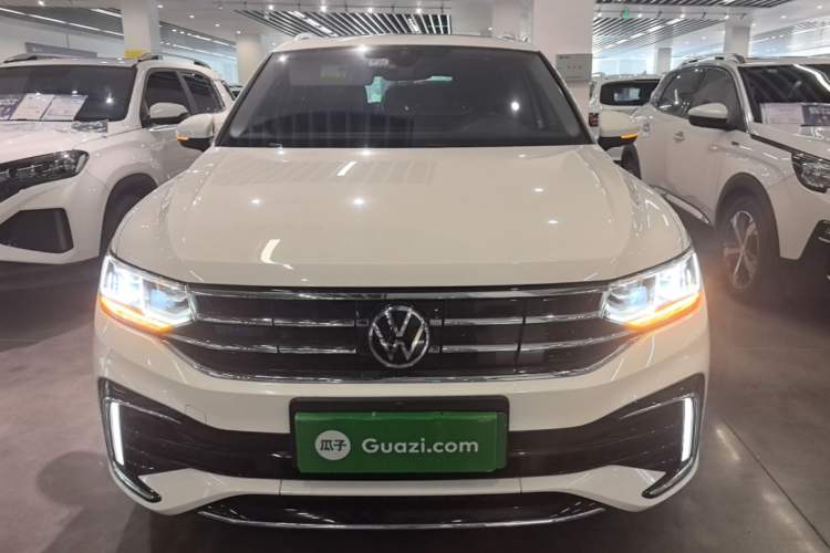 Volkswagen Tiguan L 2022 — 2
